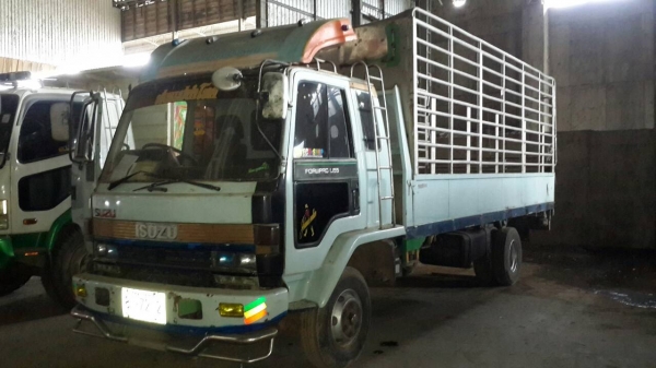 ขายรถ6ล้อร็อกกีFRRเครือง175แรงเบรดทิฟฟี่พาวเวอรยาว5.5เมตร