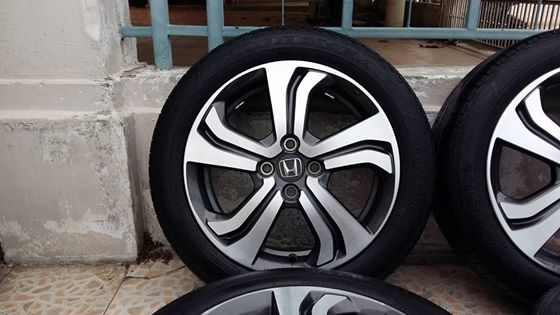 ขายล้อแม็ก new city 16" พร้อมยางปี14 สนใจติดต่อเล็กคลองสามครับ 081-3747940