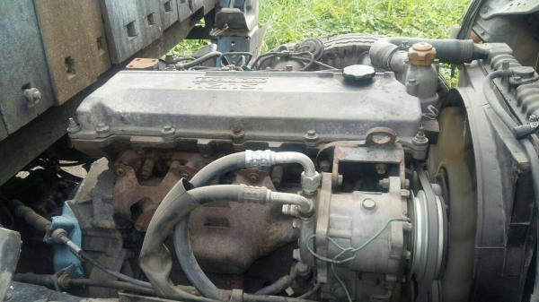 รถล้อ NPR เครื่อง 135 แรง รถห้างแท้ แอร์เย็น  เครื่องดีคันชีสวย ยาว 5.50 รถพร้อมใช้  ภาษีเต็ม เอกสารครบ