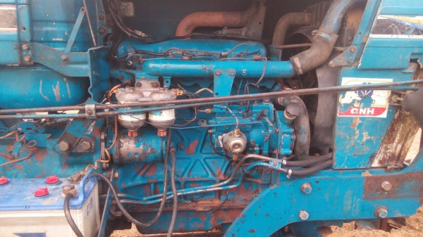 ขายฟอรด์สองเพา 6610 คาน ZF 335 ปั้มแถวดันหน้าหาง 7  พร้อมทะเบืยน