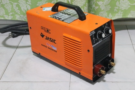 เครื่องเชื่อมไฟฟ้า  JASIC ARC225i  IGBT สภาพดีอุปกรณ์ครบพร้อมใช้งานครับ