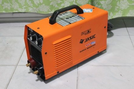 เครื่องเชื่อมไฟฟ้า  JASIC ARC225i  IGBT สภาพดีอุปกรณ์ครบพร้อมใช้งานครับ