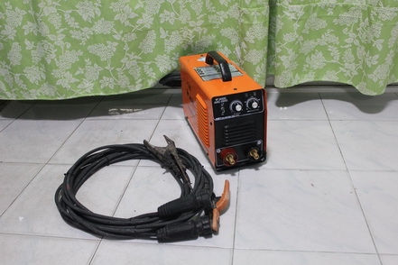 เครื่องเชื่อมไฟฟ้า  JASIC ARC225i  IGBT สภาพดีอุปกรณ์ครบพร้อมใช้งานครับ