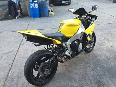 ขาย Yamaha R1 Y01 แต่งแฟริ่ง 09 หล่อๆ