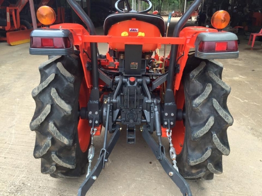 ขายรถไถKubota L2808 (4WD) พร้อมใบมีดหน้า รถพร้อมใช้งาน ขายรถไถKubota L2808 (4WD) พร้อมใบมีดหน้า รถพร้อมใช้งาน