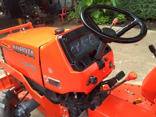 ขายรถไถKubota L2808 (4WD) พร้อมใบมีดหน้า รถพร้อมใช้งาน ขายรถไถKubota L2808 (4WD) พร้อมใบมีดหน้า รถพร้อมใช้งาน
