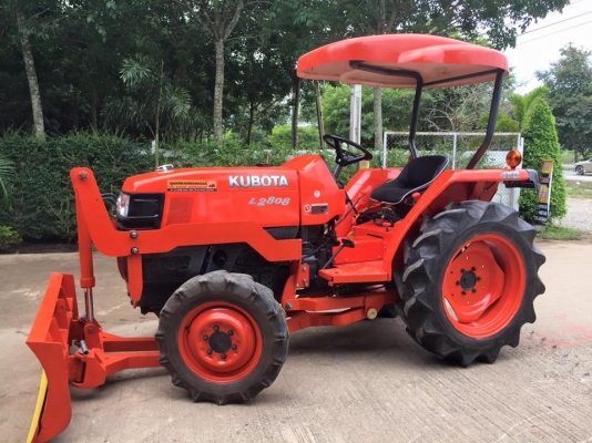 ขายรถไถKubota L2808 (4WD) พร้อมใบมีดหน้า รถพร้อมใช้งาน