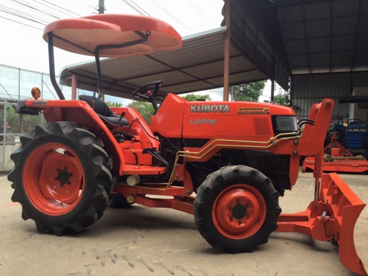 ขายรถไถKubota L2808 (4WD) พร้อมใบมีดหน้า รถพร้อมใช้งาน
