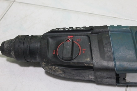 สว่านโรตารี่ BOSCH รุ่น 2-26 DE  ทำงาน 3 ระบบ เจาะธรรดา เจาะกระแทกคอนกรีต และระบบสกัดคอนกรีต  สภาพพร้อมใช้งานครับ