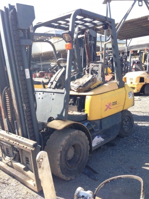 ขายครับ โฟคลิฟ 3ตัน เสา 4 เมตร เกียร์ธรรมดา