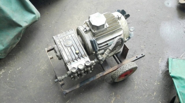 ======= Sold Out!! ======= INTER PUMP ปั้มฉีดน้ำแรงดันสูง Made in Italy มอเตอร์ 10 HP. 380 V. พร้อมใช้งาน โทร 089-2499-123 นครปฐม