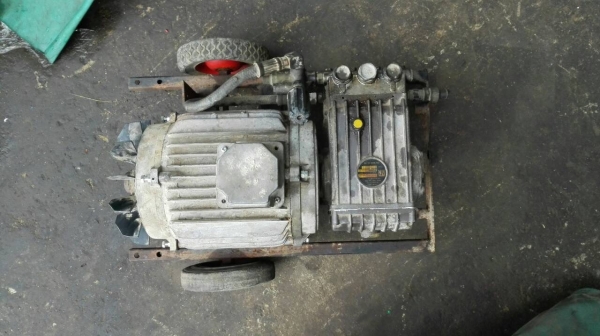 ======= Sold Out!! ======= INTER PUMP ปั้มฉีดน้ำแรงดันสูง Made in Italy มอเตอร์ 10 HP. 380 V. พร้อมใช้งาน โทร 089-2499-123 นครปฐม