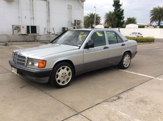 ขายรถเบนส์ 190E ปี92 เครื่องเดิม 1.8 เกียร์ออโต้ เพาเวอร์ ไฟฟ้าทั้งคัน ภายในเบาะหนังสวยสะอาด แอร์เย็น ตัวถังเดิมๆสีสวยทรงดี แม็ก8ช่อง ขอบ16" ยางใหม่ รถขับดี ช่วงล่างแน่น รถสวยพร้อมใช้ครับ