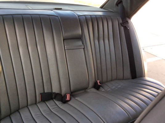 ขายรถเบนส์ 190E ปี92 เครื่องเดิม 1.8 เกียร์ออโต้ เพาเวอร์ ไฟฟ้าทั้งคัน ภายในเบาะหนังสวยสะอาด แอร์เย็น ตัวถังเดิมๆสีสวยทรงดี แม็ก8ช่อง ขอบ16" ยางใหม่ รถขับดี ช่วงล่างแน่น รถสวยพร้อมใช้ครับ