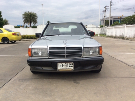 ขายรถเบนส์ 190E ปี92 เครื่องเดิม 1.8 เกียร์ออโต้ เพาเวอร์ ไฟฟ้าทั้งคัน ภายในเบาะหนังสวยสะอาด แอร์เย็น ตัวถังเดิมๆสีสวยทรงดี แม็ก8ช่อง ขอบ16" ยางใหม่ รถขับดี ช่วงล่างแน่น รถสวยพร้อมใช้ครับ