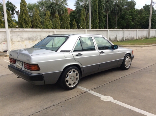 ขายรถเบนส์ 190E ปี92 เครื่องเดิม 1.8 เกียร์ออโต้ เพาเวอร์ ไฟฟ้าทั้งคัน ภายในเบาะหนังสวยสะอาด แอร์เย็น ตัวถังเดิมๆสีสวยทรงดี แม็ก8ช่อง ขอบ16" ยางใหม่ รถขับดี ช่วงล่างแน่น รถสวยพร้อมใช้ครับ