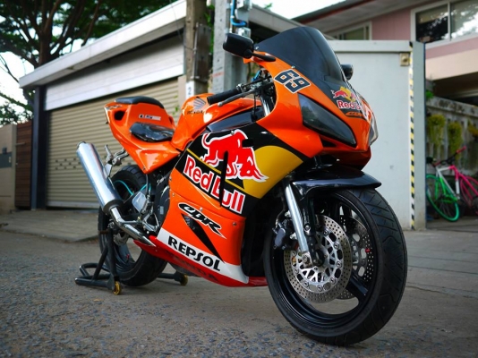 ขาย cbr400 พร้อมทะเบียนแท้ เครื่องสดๆ ระบบไฟทุกอย่างสมบูรณ์ ขาย cbr400 พร้อมทะเบียนแท้ เครื่องสดๆ ระบบไฟทุกอย่างสมบูรณ์