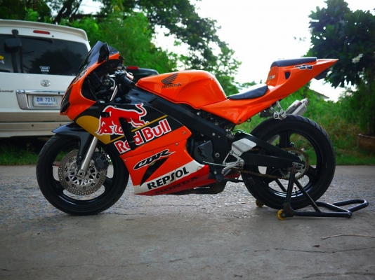 ขาย cbr400 พร้อมทะเบียนแท้ เครื่องสดๆ ระบบไฟทุกอย่างสมบูรณ์