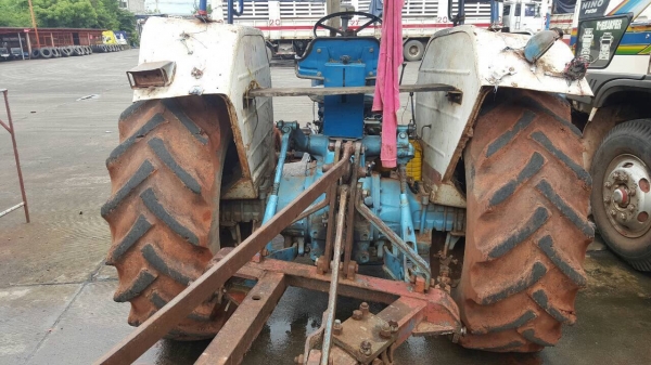 ขายรถไถฟอร์ด 6610 เครื่อง T6 เอกสารเล่มทะเบียนครบ อุปกรณ์มีผานดันหน้า และผาน 3 ราคาต่อรองได้ครับ