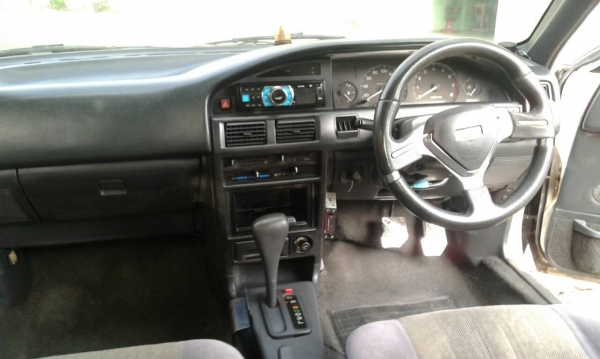 TOYOTA  COROLLA 1.6 โฉม โดเรมอน ปี 90 ขายรถบ้านพร้อมใช้ เกียร์ออโต เครื่องยนต์ AE90 1600CC