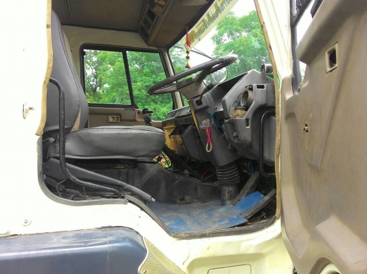 ขาย10ล้อ2เพลาติดเครน 5ตัน4ปอก MITSUBISHI FN527M TF3895 เครื่องดี คัสชีส์สวย เครนดี เล่มพร้อมโอนครับ