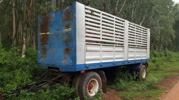 ขายลูกพ่วง 2 คานไม่ดั้ม คอกสูง ทะเบียนพร้อมโอน