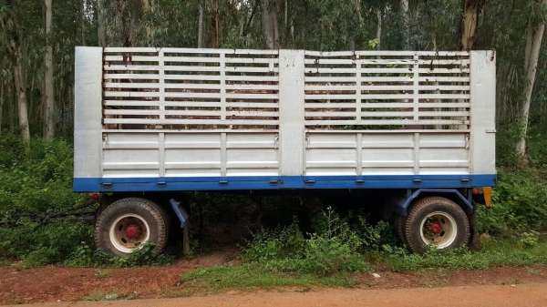 ขายลูกพ่วง 2 คานไม่ดั้ม คอกสูง ทะเบียนพร้อมโอน