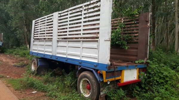 ขายลูกพ่วง 2 คานไม่ดั้ม คอกสูง ทะเบียนพร้อมโอน