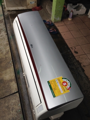 **** ขายแอร์ LG 12000 BTU ตัวTOP สภาพสวย ****