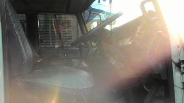 ขายดาวน์..10ล้อเพลาเดียว175แรง FVM12MY พื้นเรียบ6ม. รถสภาพดี สวย