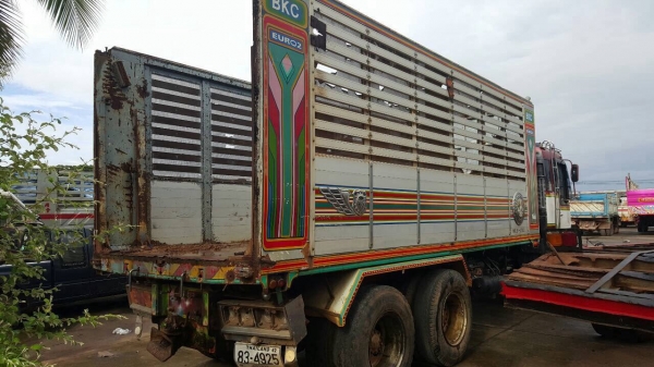 ขาย 10 ล้อดั้มคอกเกษตร HINO เครื่อง P11C 320 แรงม้า มีระบบลำโพงลากพ่วง คัสซีสวยตลอดเส้น ทะเบียนพร้อมโอน ราคาต่อรองได้ครับ ขาย 10 ล้อดั้มคอกเกษตร HINO เครื่อง P11C 320 แรงม้า มีระบบลำโพงลากพ่วง คัสซีสวยตลอดเส้น ทะเบียนพร้อมโอน ราคาต่อรองได้ครับ