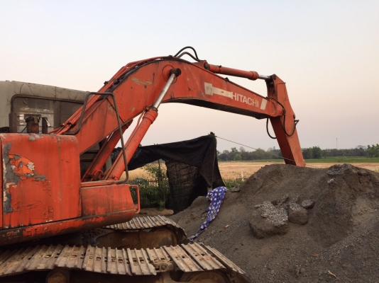 Hitachi Ex200-2 สภาพพร้อมใช้ค่ะ Hitachi Ex200-2 สภาพพร้อมใช้ค่ะ