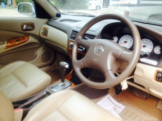 ขายรถเก๋ง NISSAN SANNY