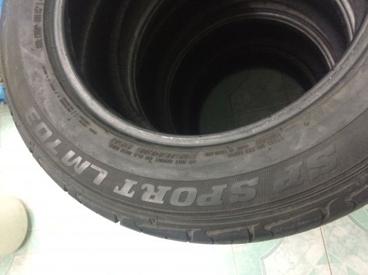 ขายยาง Donlop SP SPORT LM 703 225 50 17 ยางสวย ปี 0813 ขายยาง Donlop SP SPORT LM 703 225 50 17 ยางสวย ปี 0813