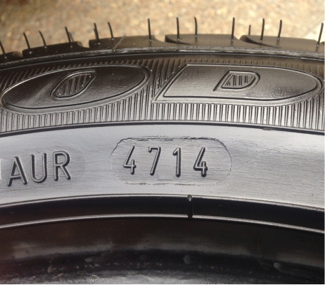 ยาง goodyear efficientgrip 215 50 17 สิ้นปี14 ดอกเยอะ ติดหนวด ประหยัดไป 50\%