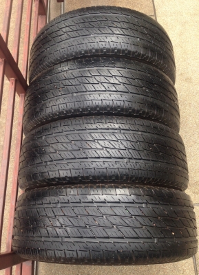 ยาง TOYO 235 55 18 กลางปี11 พร้อมใช้งาน ราคาไม่แพง