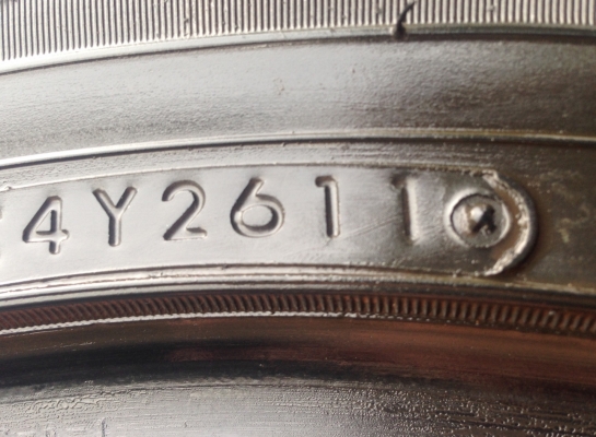 ยาง TOYO 235 55 18 กลางปี11 พร้อมใช้งาน ราคาไม่แพง