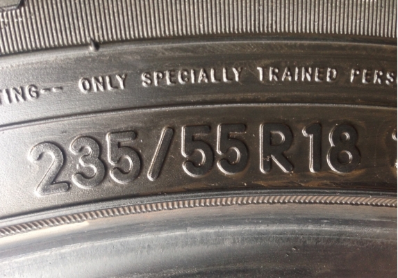 ยาง TOYO 235 55 18 กลางปี11 พร้อมใช้งาน ราคาไม่แพง