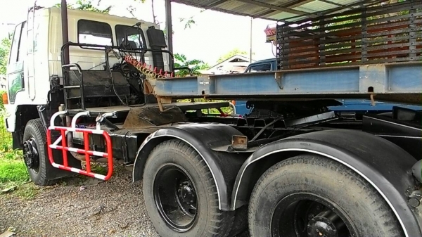 ขาย หัวลาก isuzu rocky 240 ราคา650,000 บาท ครับสภาพพร้อมใช้งาน สอบถามก่อนได้ครับ 0918070020 เอ็กซ์ ครับ