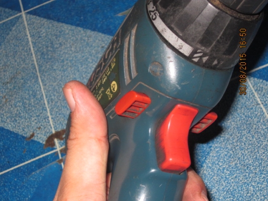 ปรับราคาครับผม สว่านไร้สาย Bosch แท้ แต่มอเตอร์เสีย + แบ็ต 3 + กล่อง ไม่มีที่ชาร์ต ปรับราคาครับผม สว่านไร้สาย Bosch แท้ แต่มอเตอร์เสีย + แบ็ต 3 + กล่อง ไม่มีที่ชาร์ต