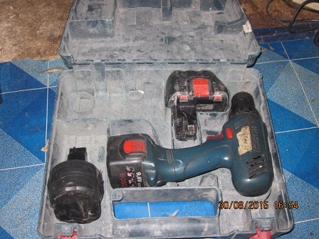 ปรับราคาครับผม สว่านไร้สาย Bosch แท้ แต่มอเตอร์เสีย + แบ็ต 3 + กล่อง ไม่มีที่ชาร์ต ปรับราคาครับผม สว่านไร้สาย Bosch แท้ แต่มอเตอร์เสีย + แบ็ต 3 + กล่อง ไม่มีที่ชาร์ต