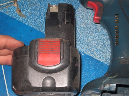 ปรับราคาครับผม สว่านไร้สาย Bosch แท้ แต่มอเตอร์เสีย + แบ็ต 3 + กล่อง ไม่มีที่ชาร์ต ปรับราคาครับผม สว่านไร้สาย Bosch แท้ แต่มอเตอร์เสีย + แบ็ต 3 + กล่อง ไม่มีที่ชาร์ต