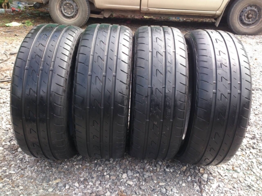 ขายยาง 215/55R17 Bridgestone Ecopia EP200 ยางสัปดาห์ที่43ปี13 ดอกยางนิ่มลึกสดเท่ากันไม่แตกลายไม่ร้าวไม่มีปะสวยๆ จำนวน 1 ชุด 4600