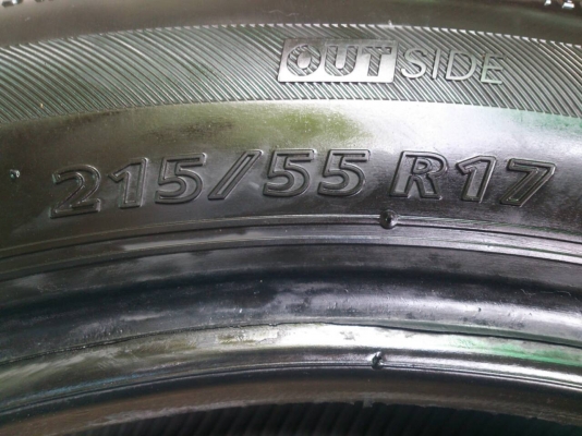 ขายยาง 215/55R17 Bridgestone Ecopia EP200 ยางสัปดาห์ที่43ปี13 ดอกยางนิ่มลึกสดเท่ากันไม่แตกลายไม่ร้าวไม่มีปะสวยๆ จำนวน 1 ชุด 4600