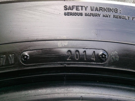 ขายยาง DUNLOP 265/65R17 ยางสัปดาห์ที่20ปี14 ดอกยางหนาสดเท่ากันไม่แตกลายไม่ร้าวไม่กินข้างไม่มีปะสวยมาก จำนวน 1 ชุด 6600 ขายยาง DUNLOP 265/65R17 ยางสัปดาห์ที่20ปี14 ดอกยางหนาสดเท่ากันไม่แตกลายไม่ร้าวไม่กินข้างไม่มีปะสวยมาก จำนวน 1 ชุด 6600