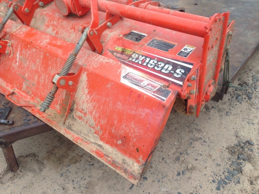 รถไถ KUBOTA L3608 ราคา32,000บาท มีภาพวีดีโอ อายุการใช้งาน 2135 พร้อมอุปกรณ์ 3 รายการ ผานดันหน้า โรตา