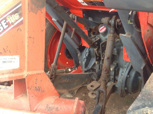 รถไถ KUBOTA L3608 ราคา32,000บาท มีภาพวีดีโอ อายุการใช้งาน 2135 พร้อมอุปกรณ์ 3 รายการ ผานดันหน้า โรตา