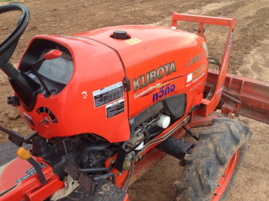 รถไถ KUBOTA L3608 ราคา32,000บาท มีภาพวีดีโอ อายุการใช้งาน 2135 พร้อมอุปกรณ์ 3 รายการ ผานดันหน้า โรตา
