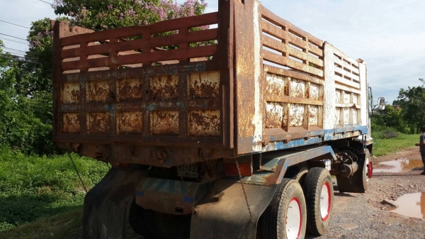 ขายด่วนไอ้หลงเบรคใหญ่สองเพลาดั้มสภาพเดิมๆรรคาเบาๆจัดแนนท์ไดโทร0843923995