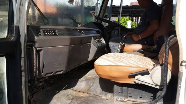 ขายด่วนไอ้หลงเบรคใหญ่สองเพลาดั้มสภาพเดิมๆรรคาเบาๆจัดแนนท์ไดโทร0843923995